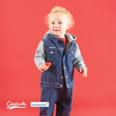 Veste en jean à capuche enfant