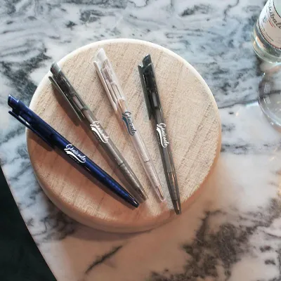 Stylo à bille dart clear