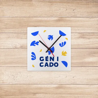 Horloge murale carrée en aluminium
