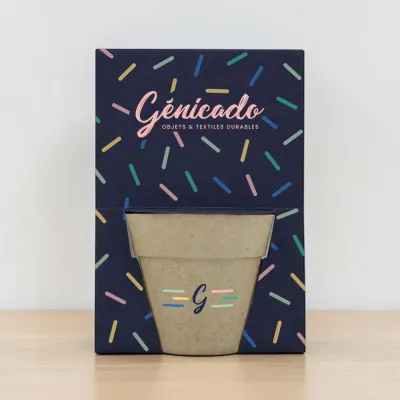 Pot en bambou avec carte et graines