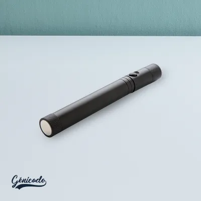Lampe télescopique avec aimant