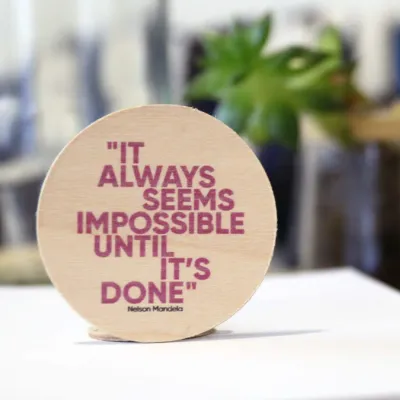 Sticker en bois sur mesure