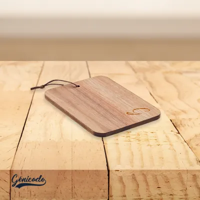 Planche à découper bois d'acacia avec cordon