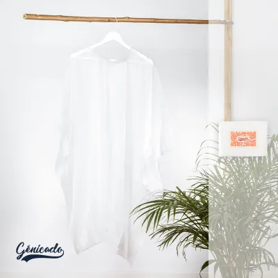 Poncho publicitaire en déchets de maïs