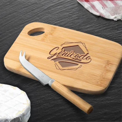 Plateau et couteau à fromage en bambou