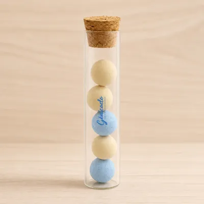 Tube avec 5 billes de graines