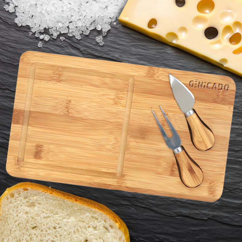 Plateau fromages en bambou avec 2 ustensiles