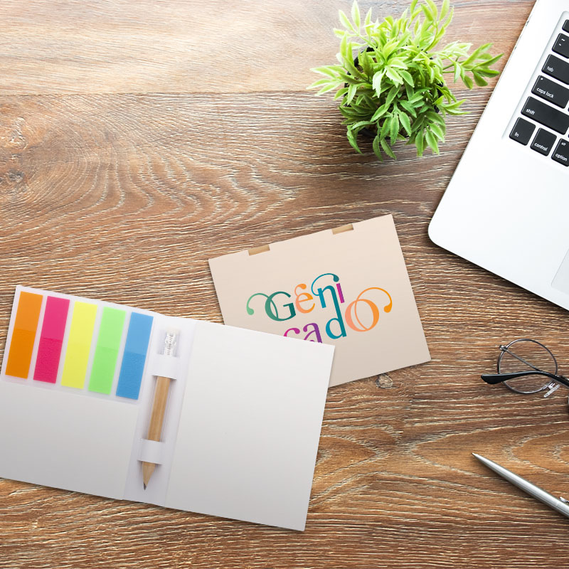 Post-its et marqueurs de page avec mini crayon en bois