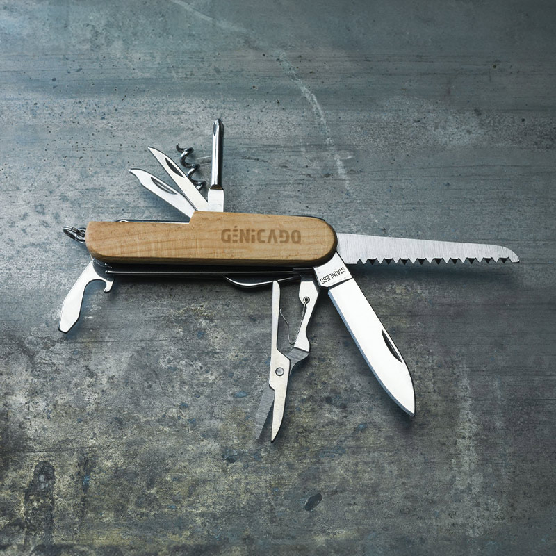 Couteau de poche avec manche en bois de hêtre